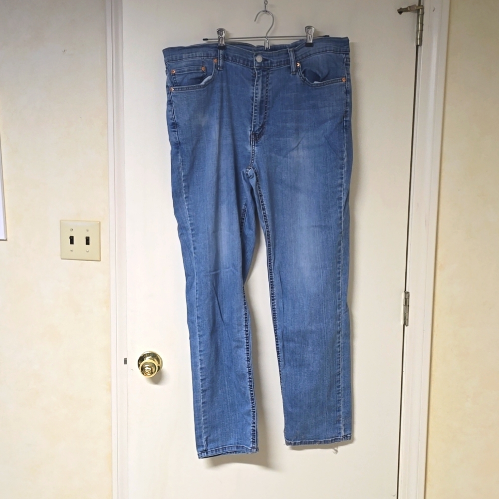 Mens Levi's 541 Athletic jeans. 38/32